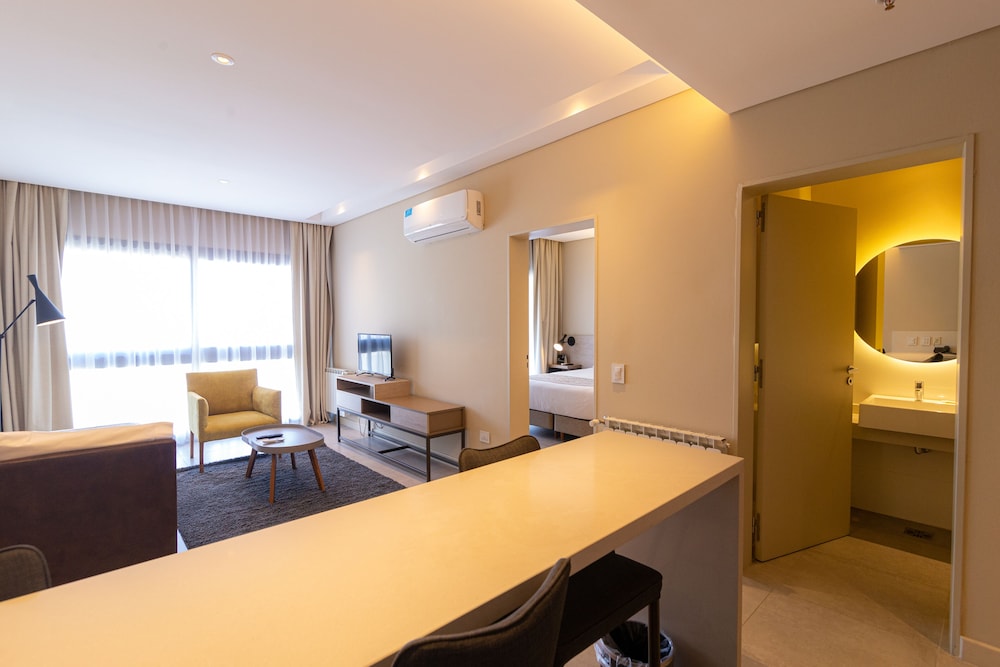 Treinta-Seis Hotel 37/37