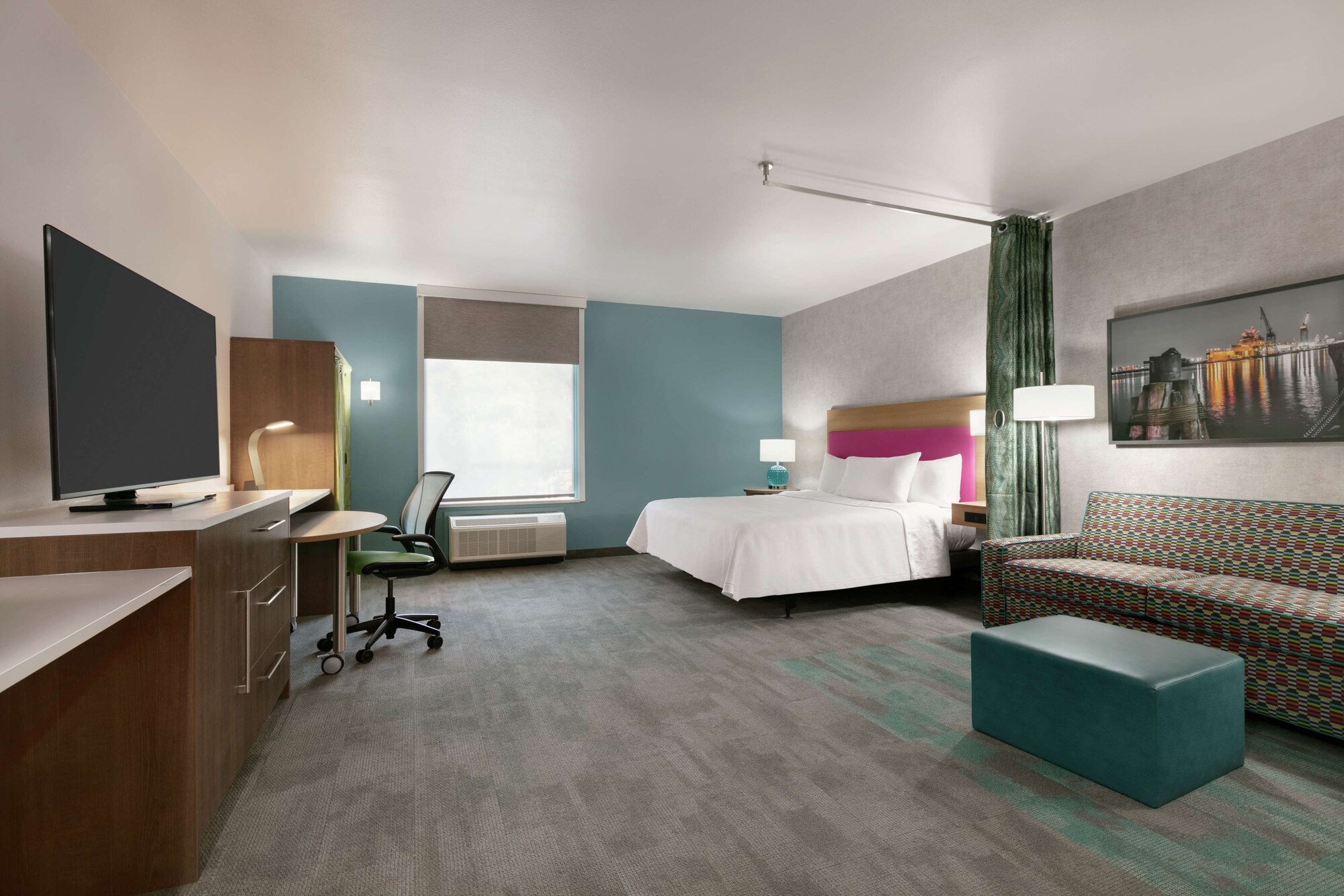 STUDIO, KING BED, ACCESSIBLE