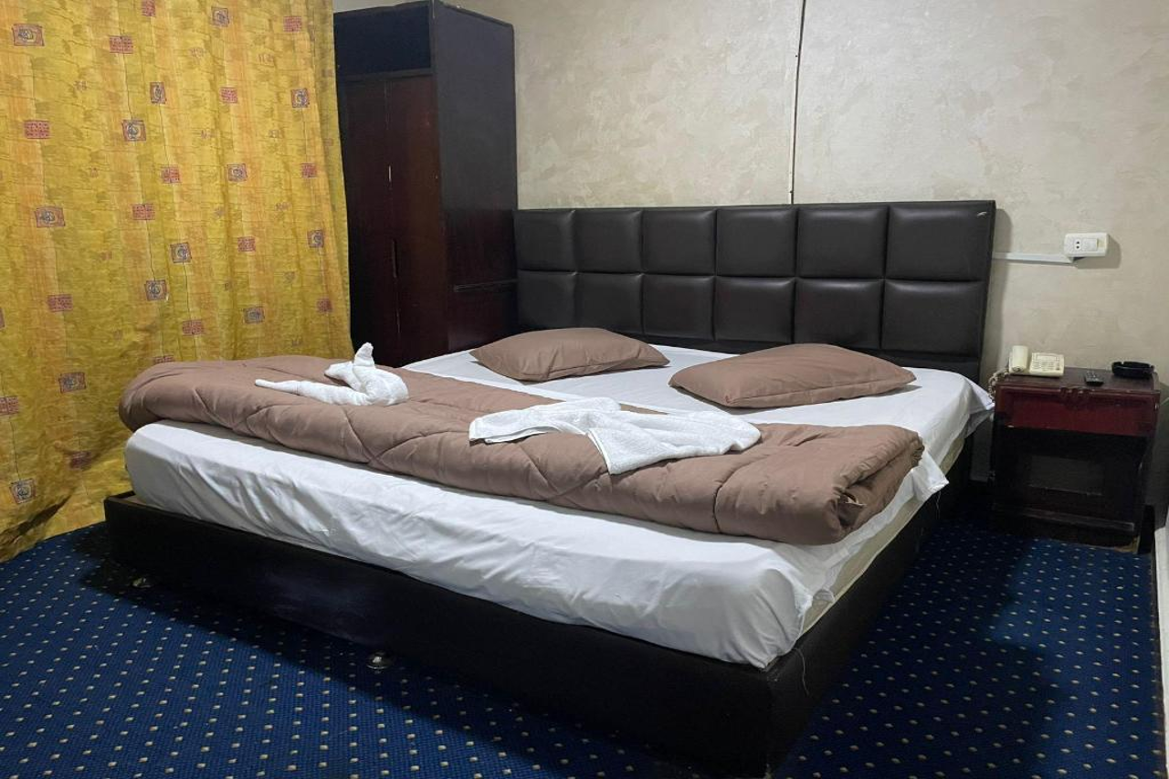 Al-Manar Hotel 16/25