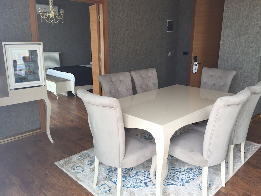 Neba Royal Hotel 43/50