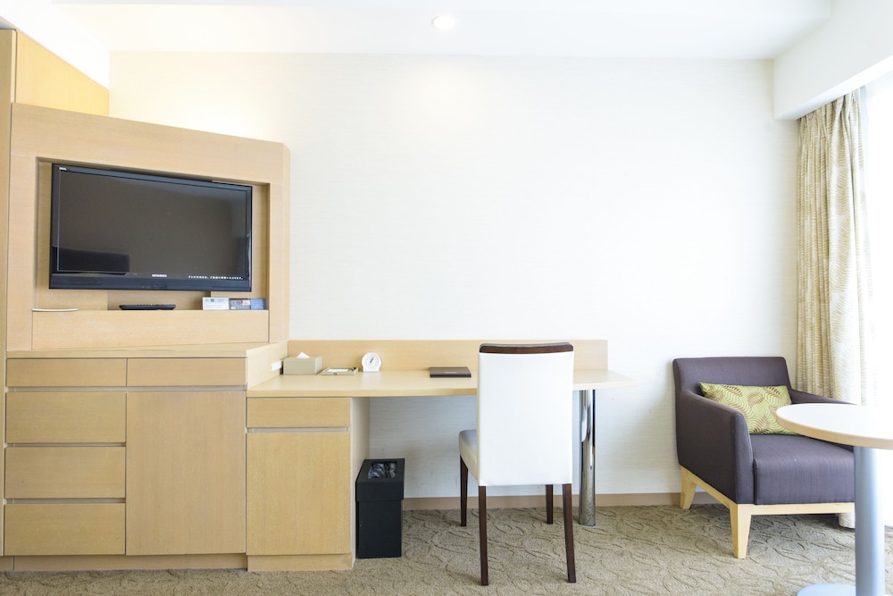 Nishitetsu Resort Inn Naha 58/72