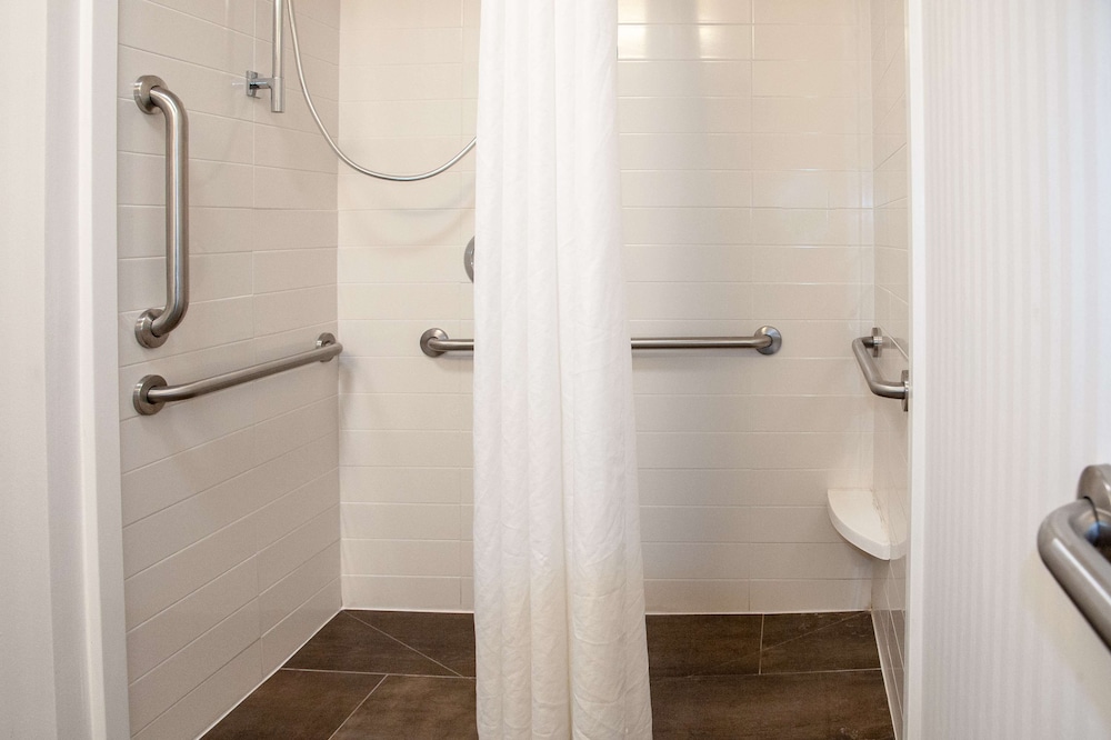 Hampton Inn & Suites Jackson Downtown-Coliseum 27/76