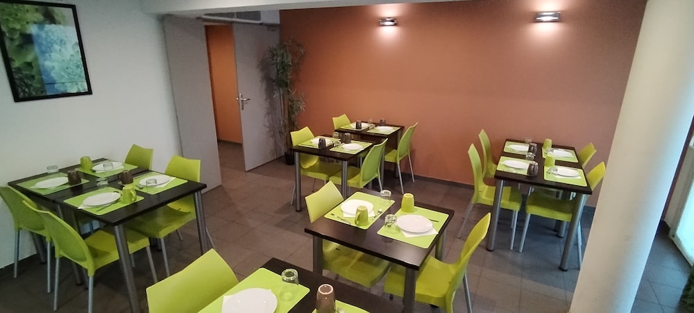 KOSY Aparthotel Campus del Sol Esplanade 56/67