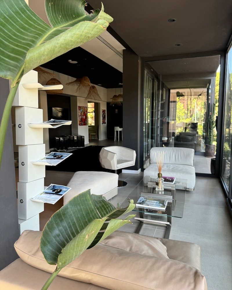 Hawaii Hotel 30/50