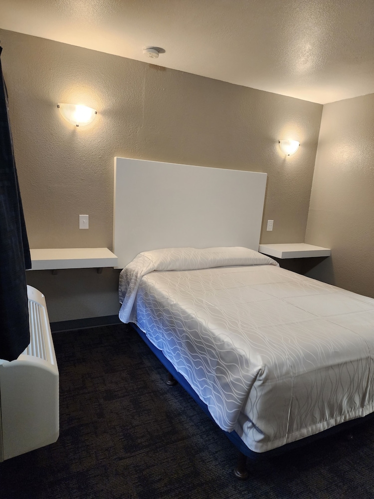 Morada Inn and Suites 30/55