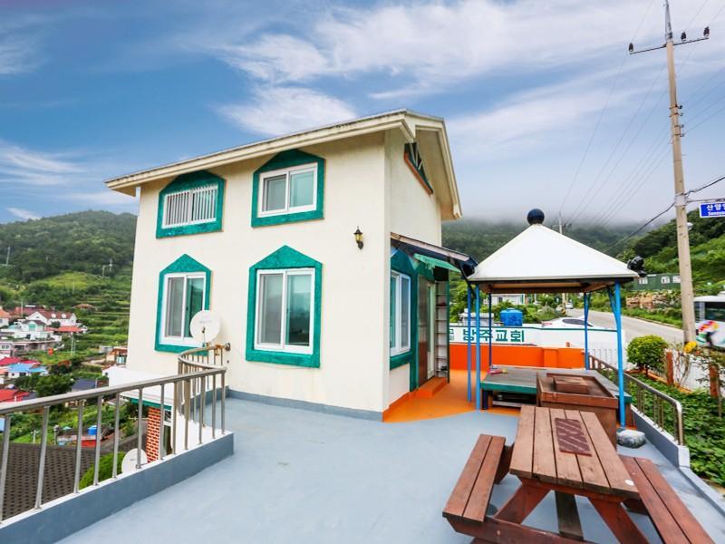 Tongyeong Tiberia Pension 3/10