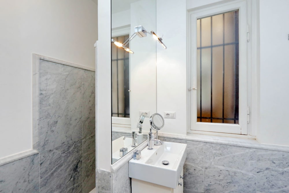 Prestigious Apartment Via Veneto 25/28