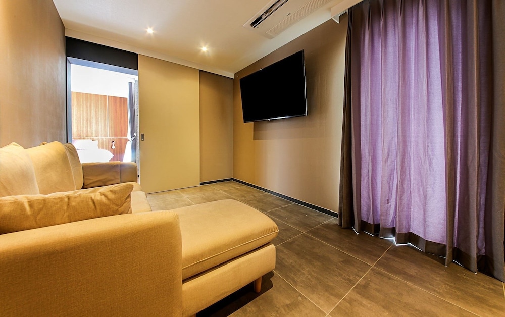 Hotel Yaja Chungmu Jagalchi 26/44