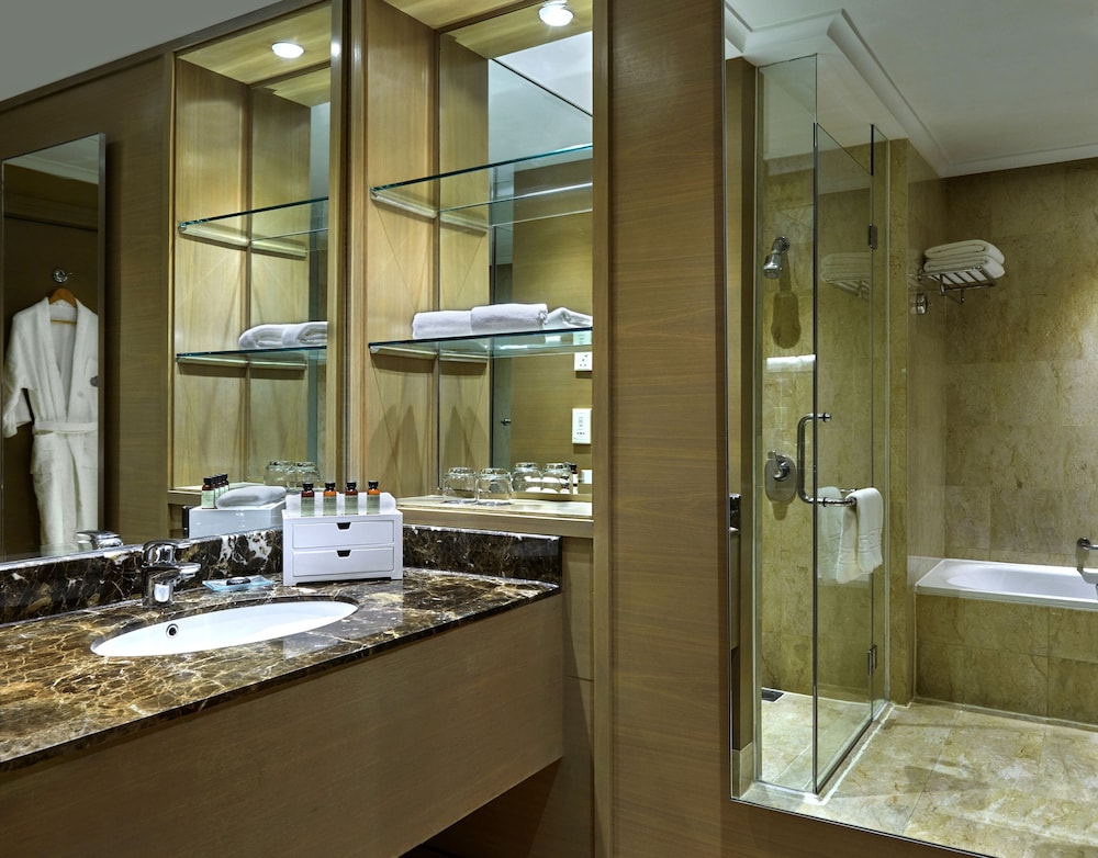 Pullman Kuala Lumpur City Centre Hotel and Residences 26/75
