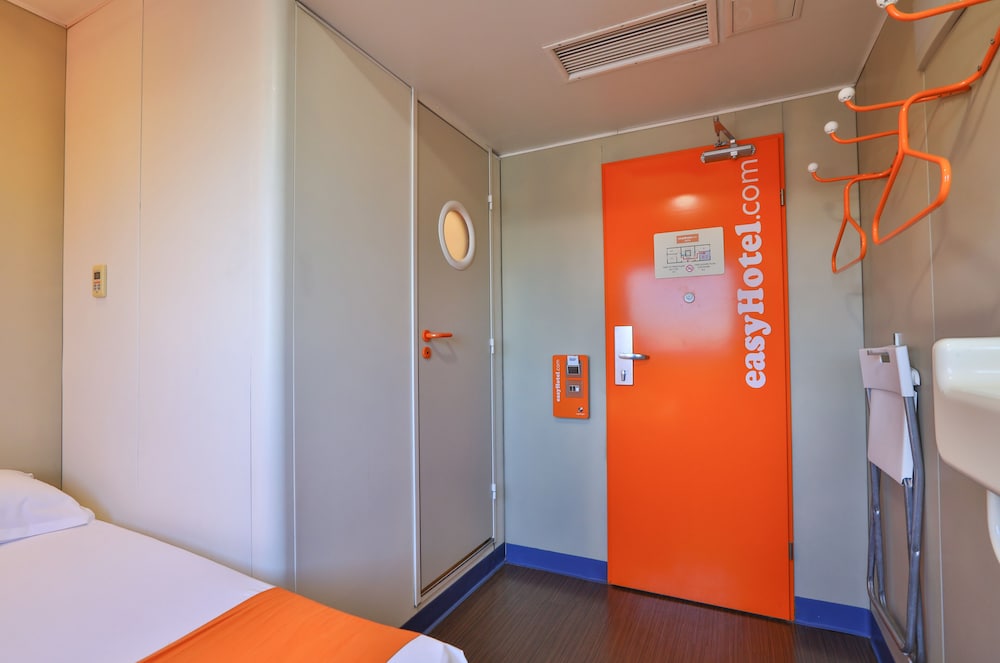 easyHotel Sofia 16/30