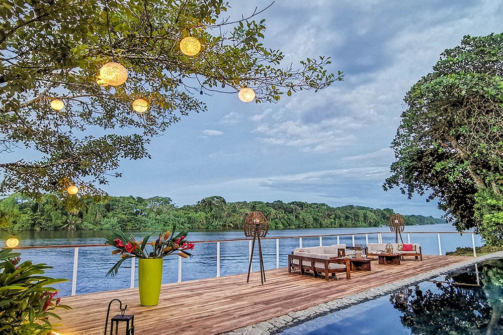 Tortuga Lodge and Gardens 26/48