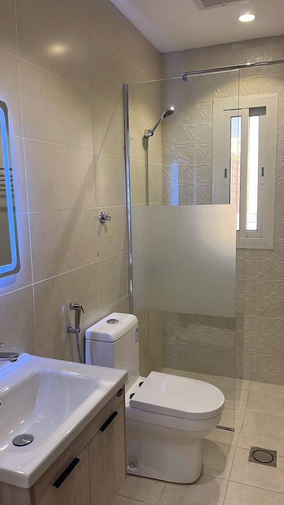Holiday Plus Mishrifah Apartments 34/36