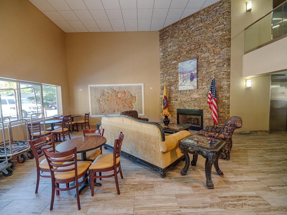 Cherokee Grand Hotel 33/48