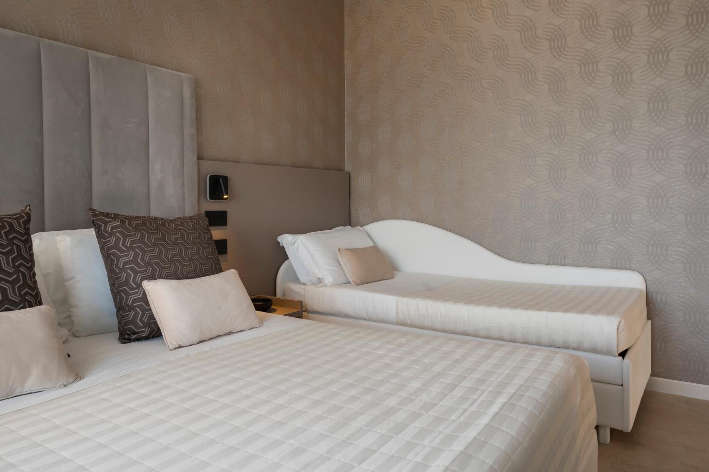 Room, Quadruple, King Bed, Side Sea View