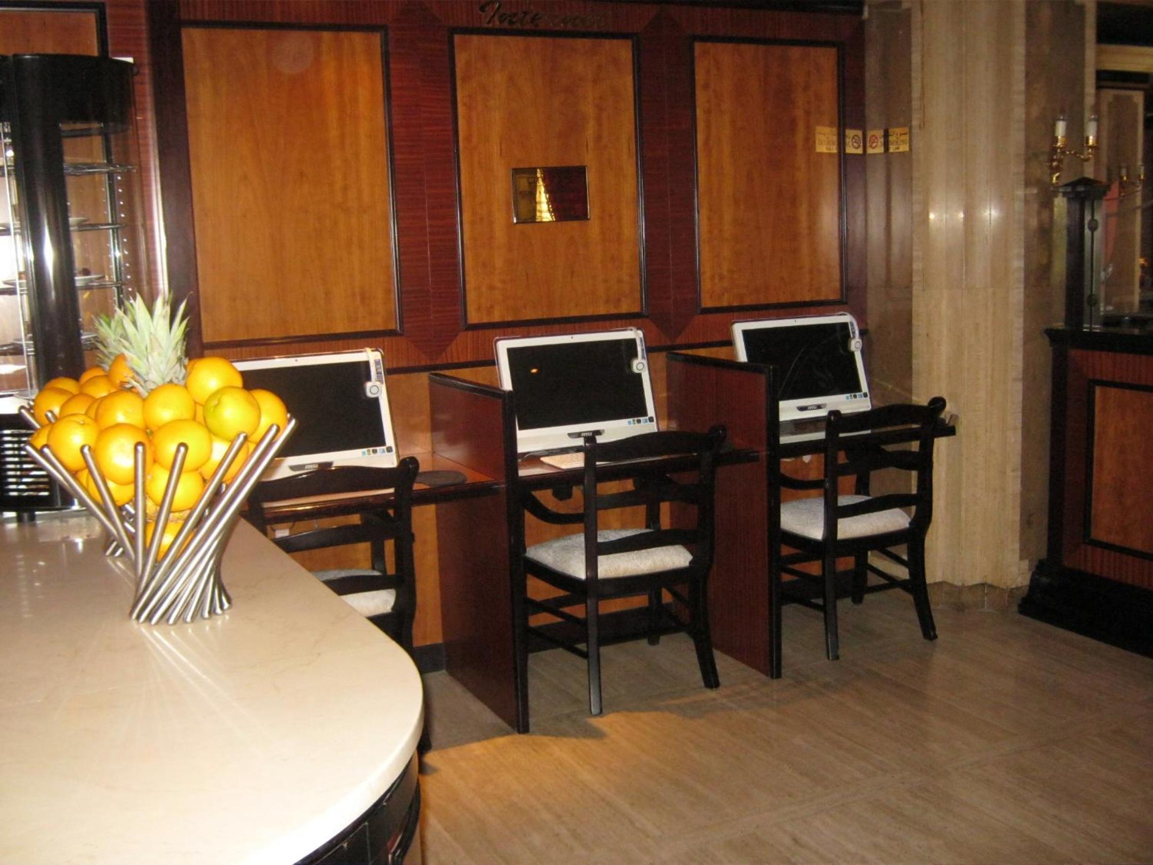 restaurant cafeteria