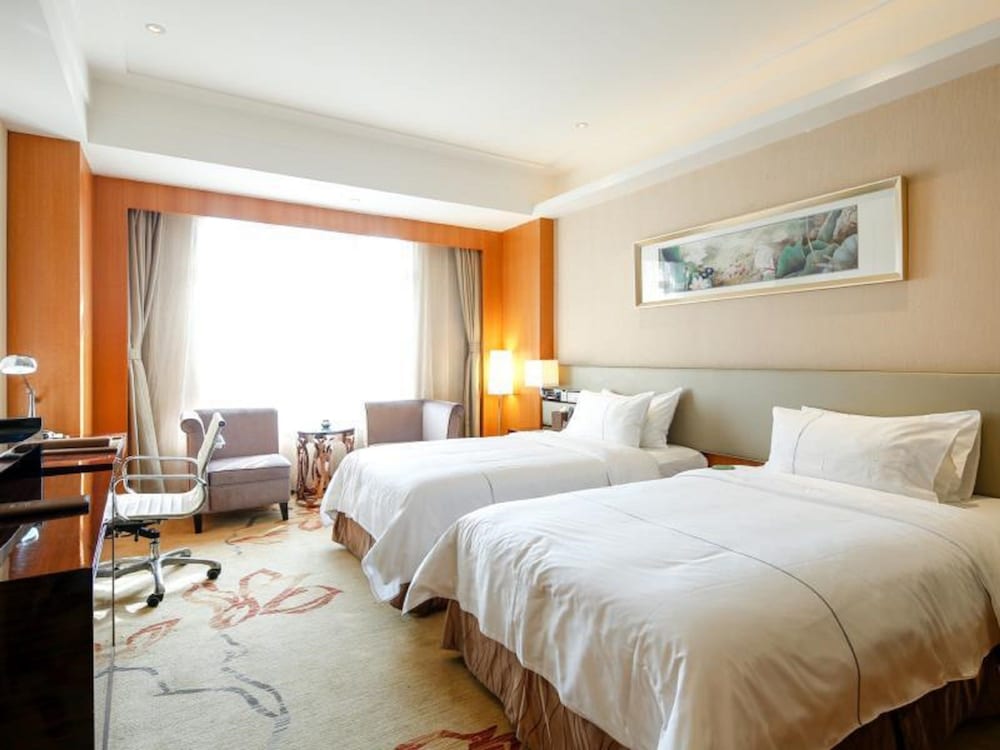 Manguo International Hotel 10/40