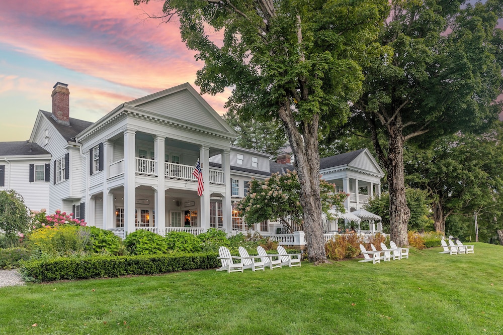 The White House Inn 46/50