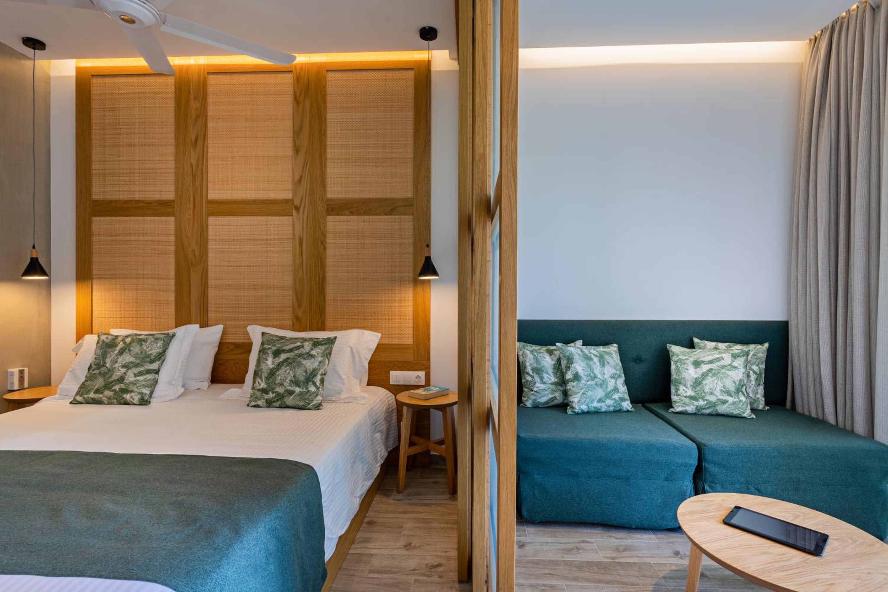 Junior Suite, Shared Pool
