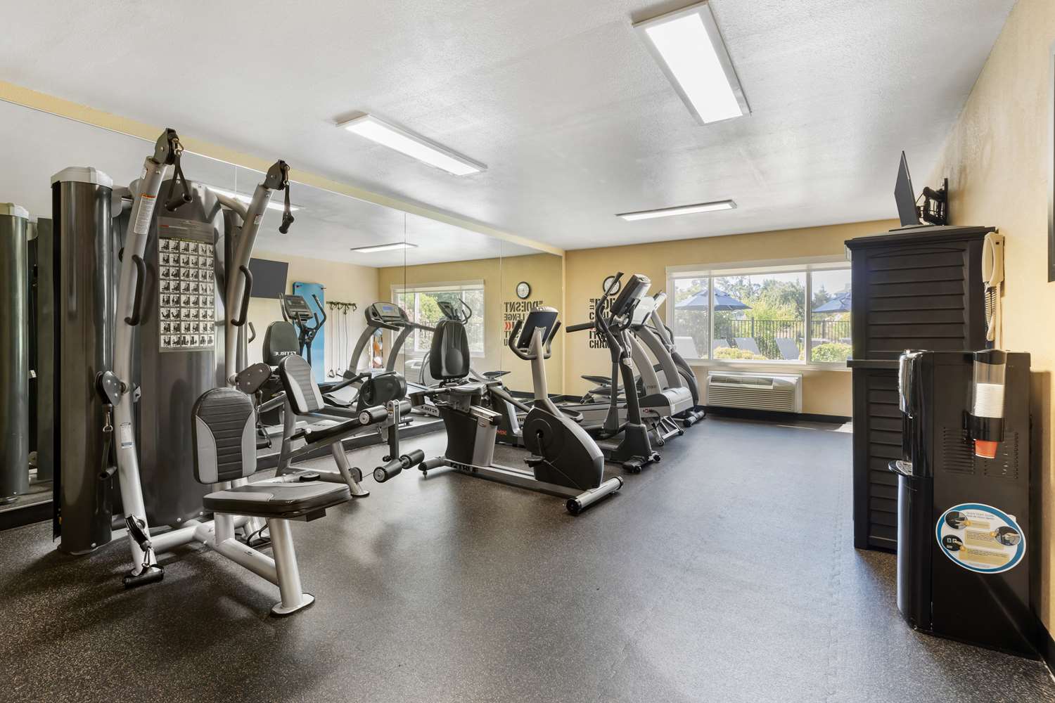 Best Western Plus Heritage Inn 23/40
