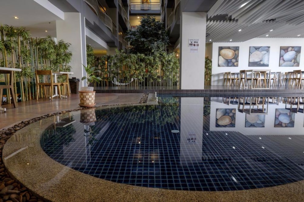 swimming pool spa