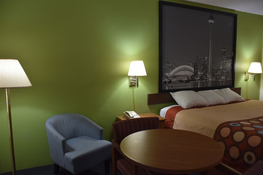 Super 8 by Wyndham Tifton 33/54