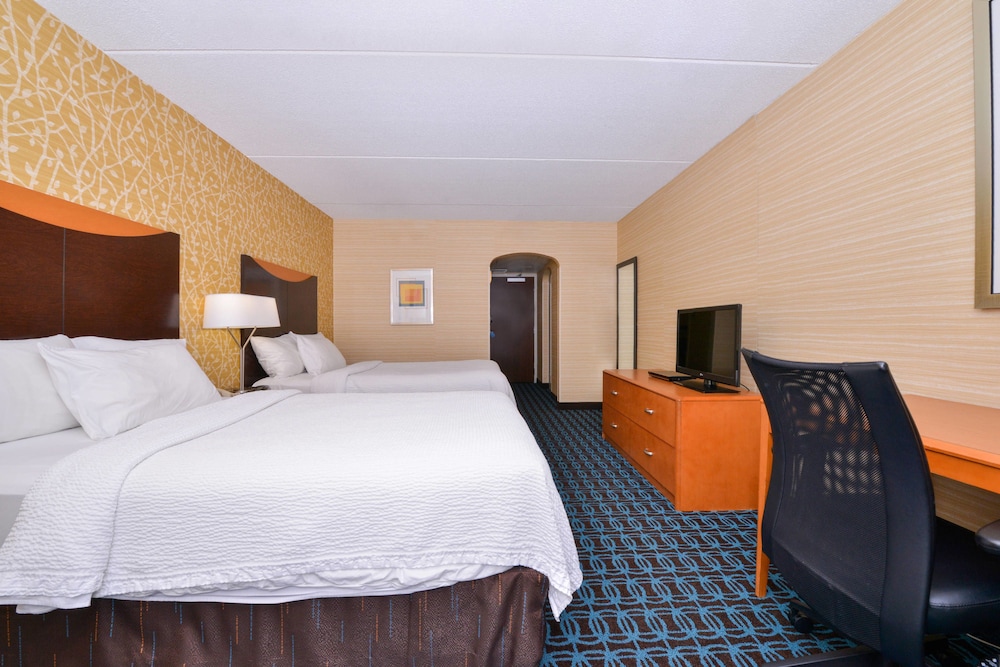 Fairfield Inn Marriott Rochester Airport 7/37