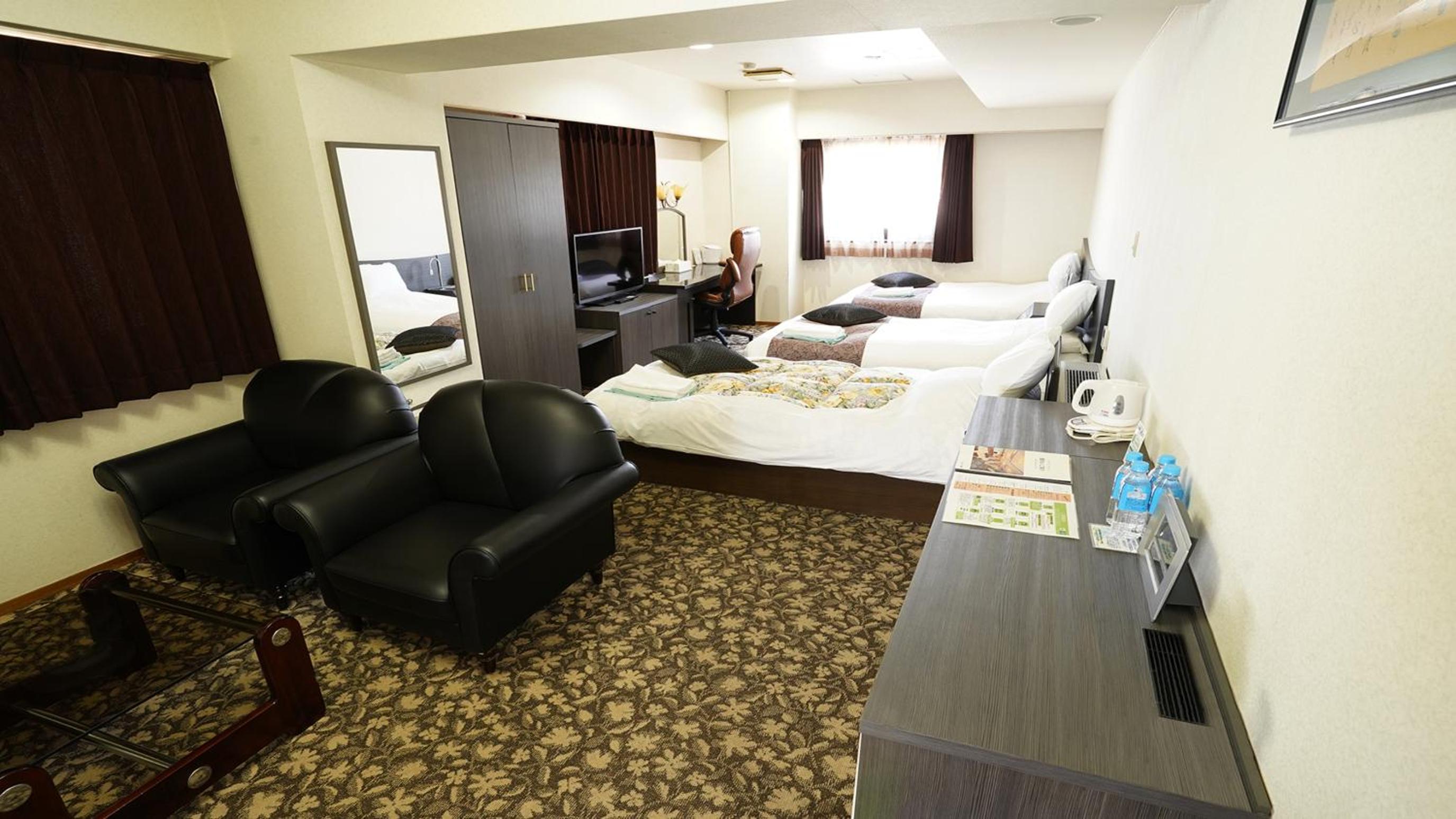 Hotel Okura 23/33