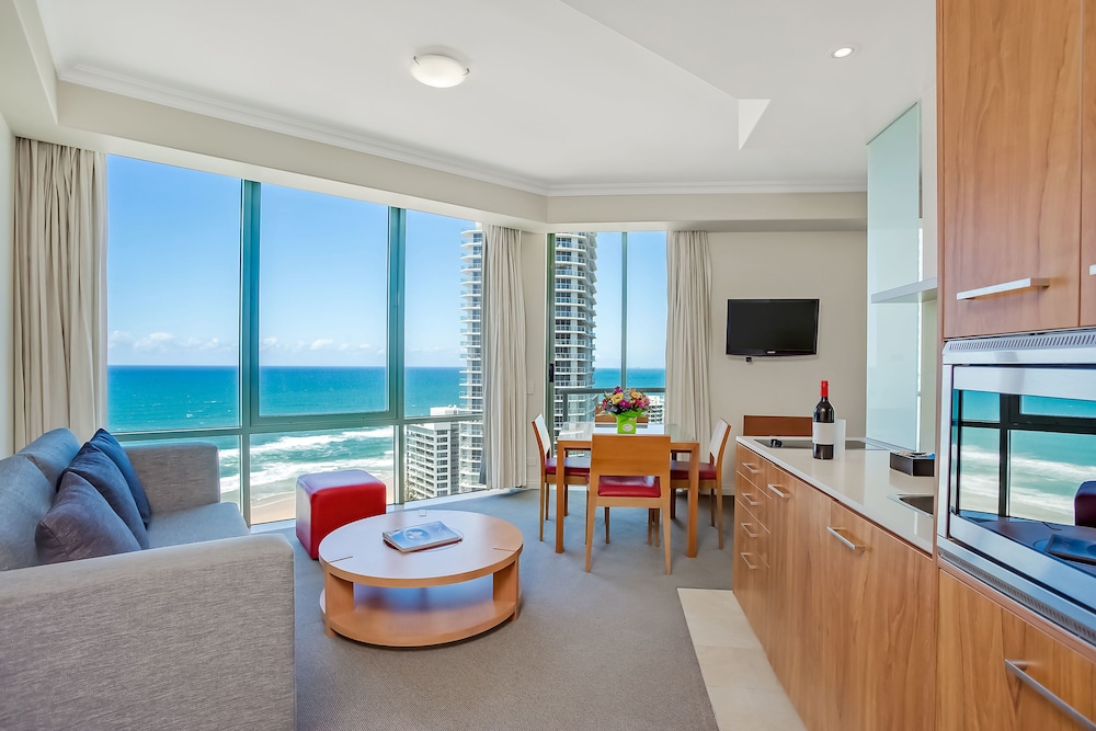 Mantra Legends Surfers Paradise 52/76
