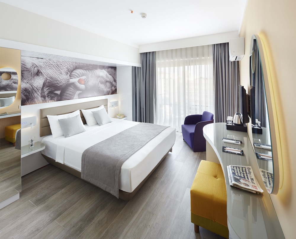 Lalila Blue Suites 29/73