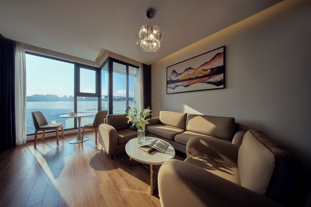 DeLaSea Ha Long Hotel 32/50