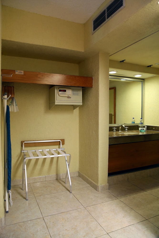 Hotel Jaragua 6/64