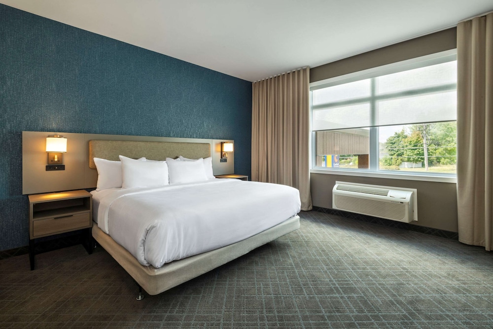 Standard, King Bed