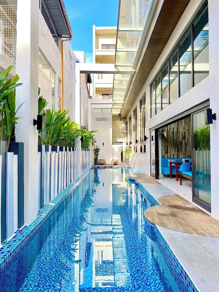 Ferra Premier Boracay by JG 35/62