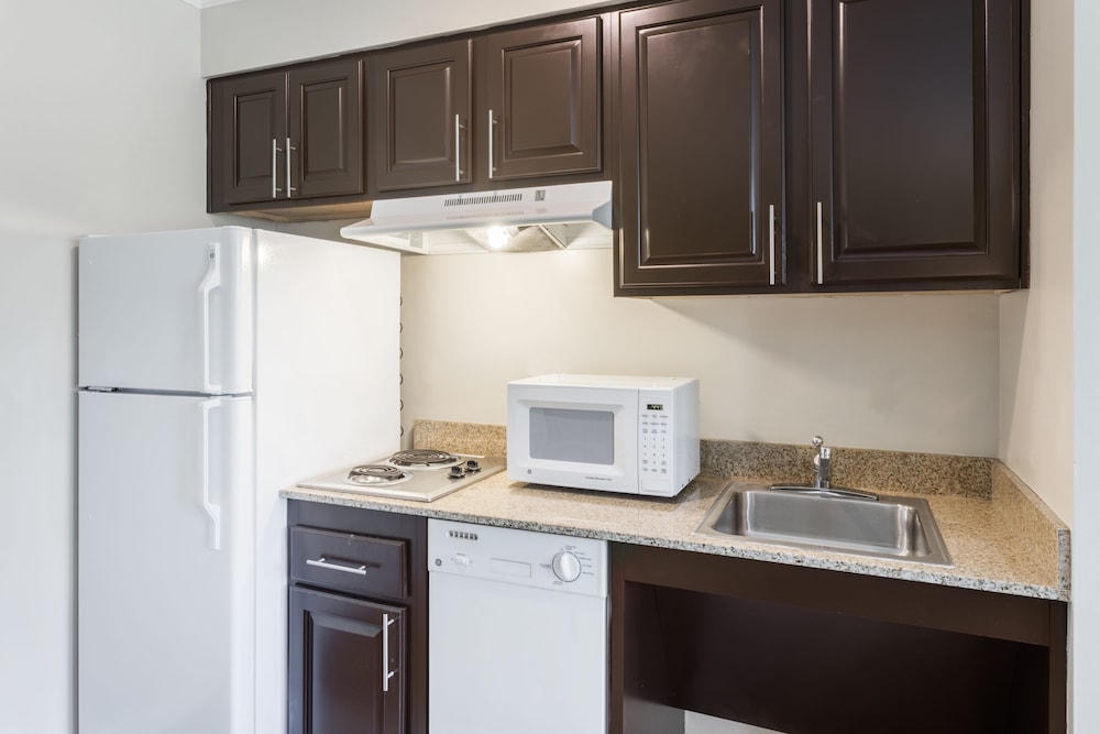 Staybridge Suites Savannah Historic District 46/52