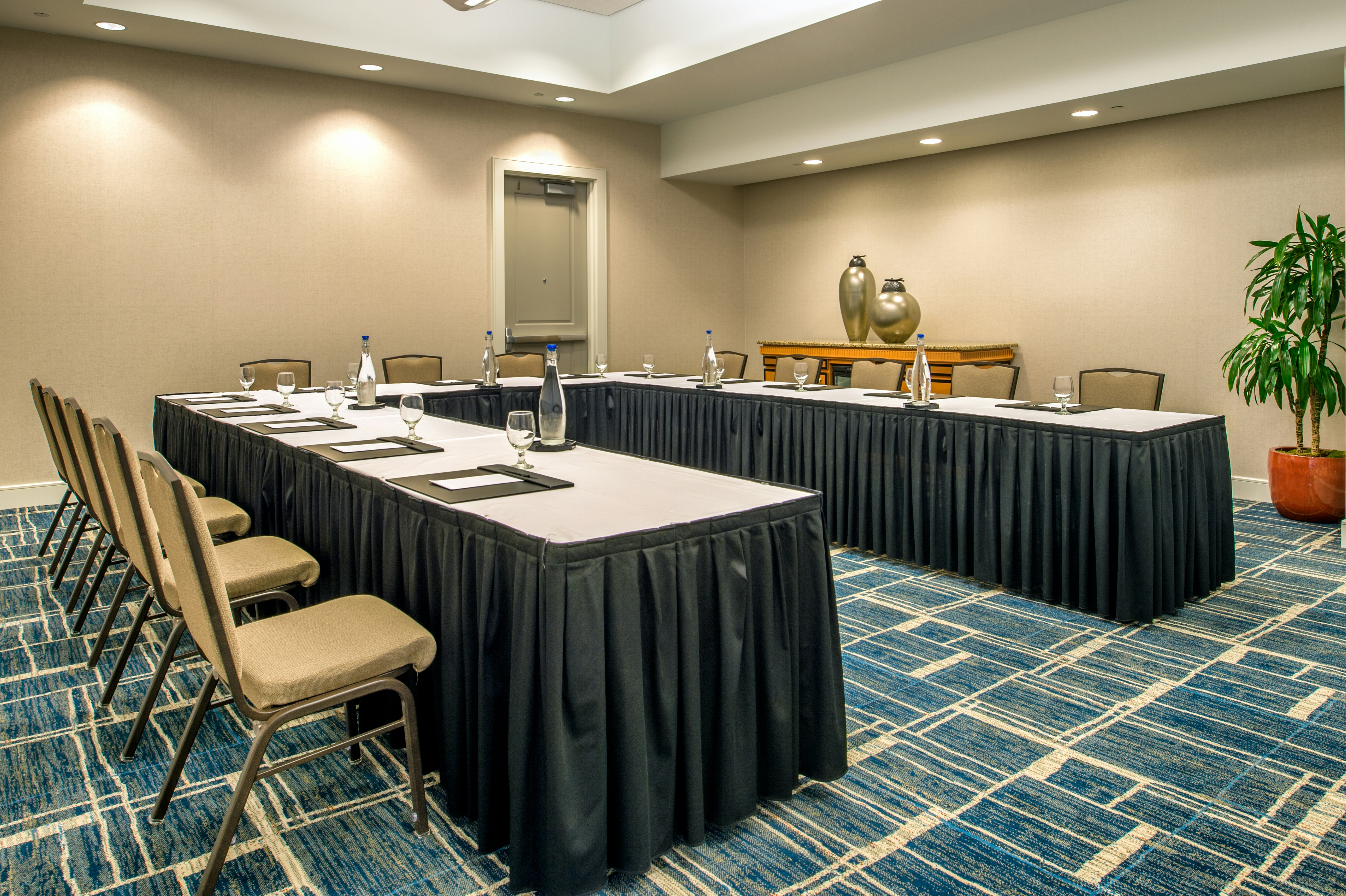 Hilton Vancouver Washington 68/71
