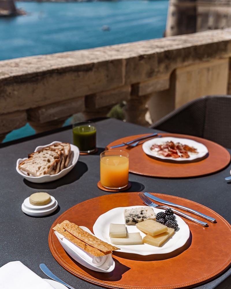 Iniala Harbour House 38/48