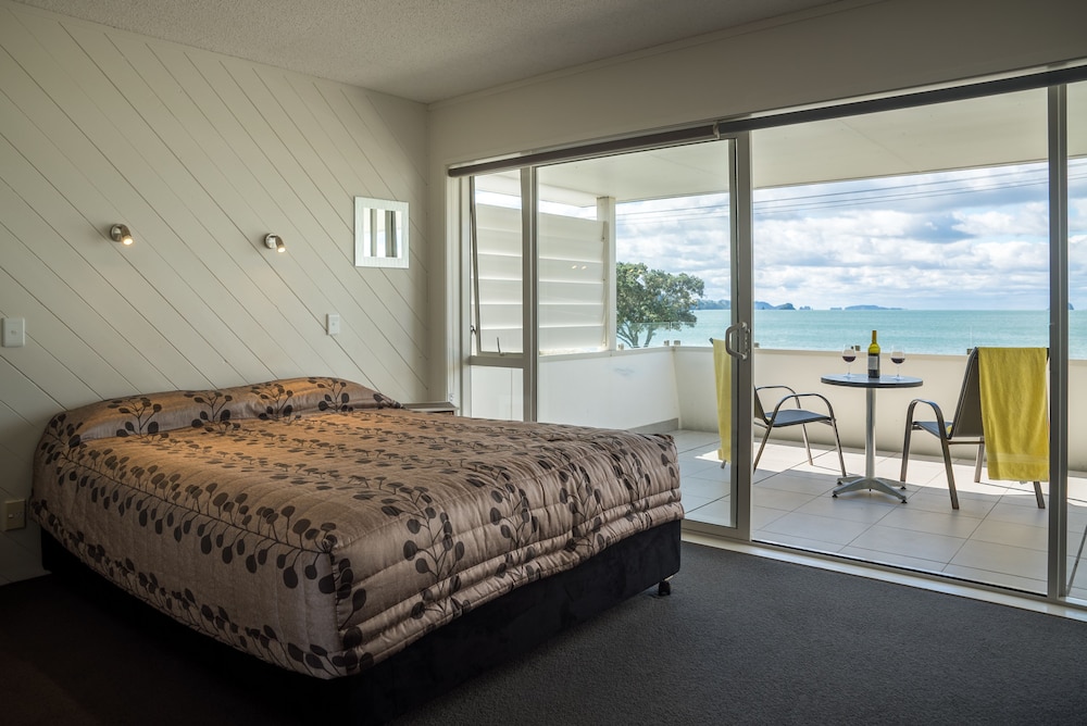 Oceanside Motel 29/65