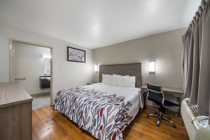 Red Roof Inn San Antonio E – Frost Bank Center 12/20