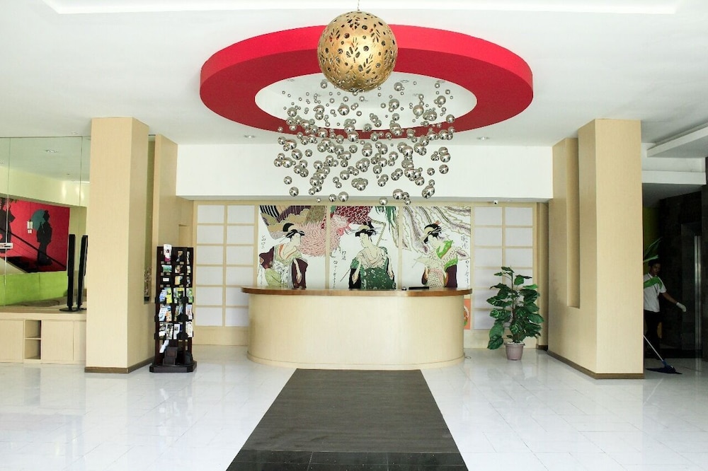 Kimono Hotel 1/21