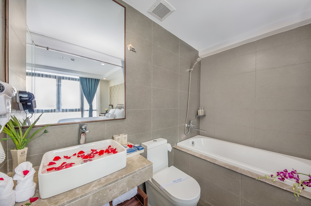Halina Hotel & Apartment 46/48