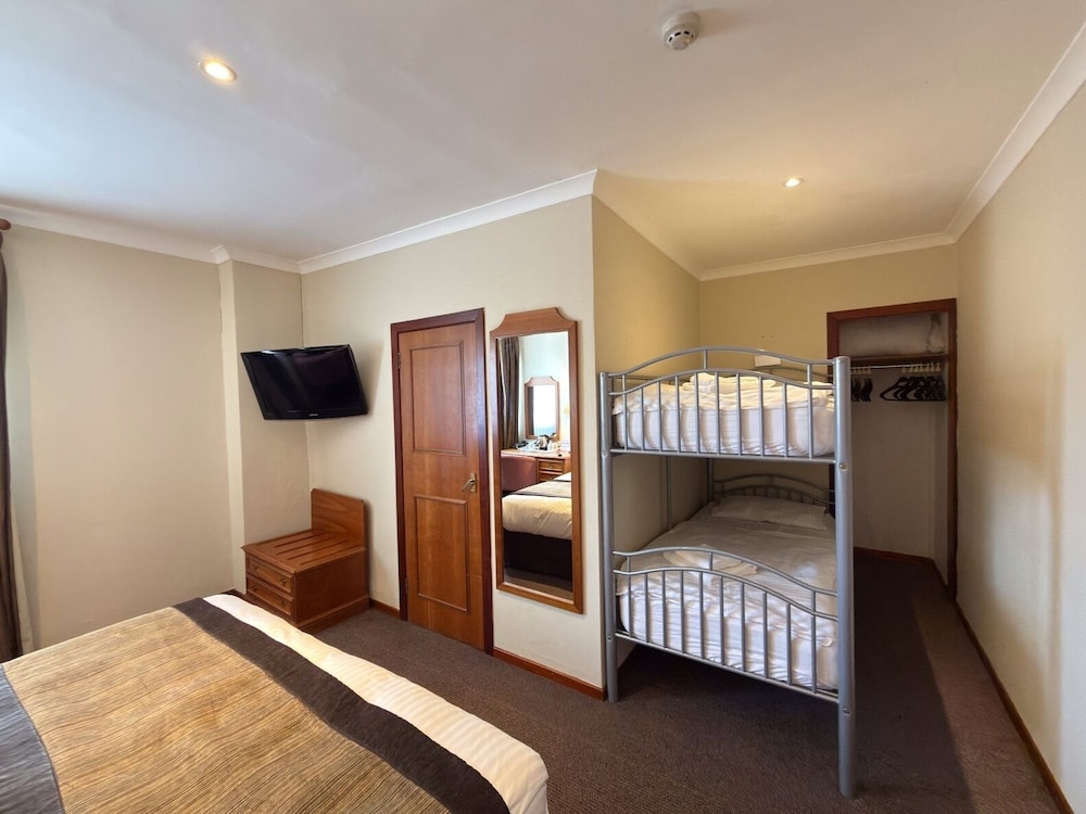 Angus Hotel 47/71