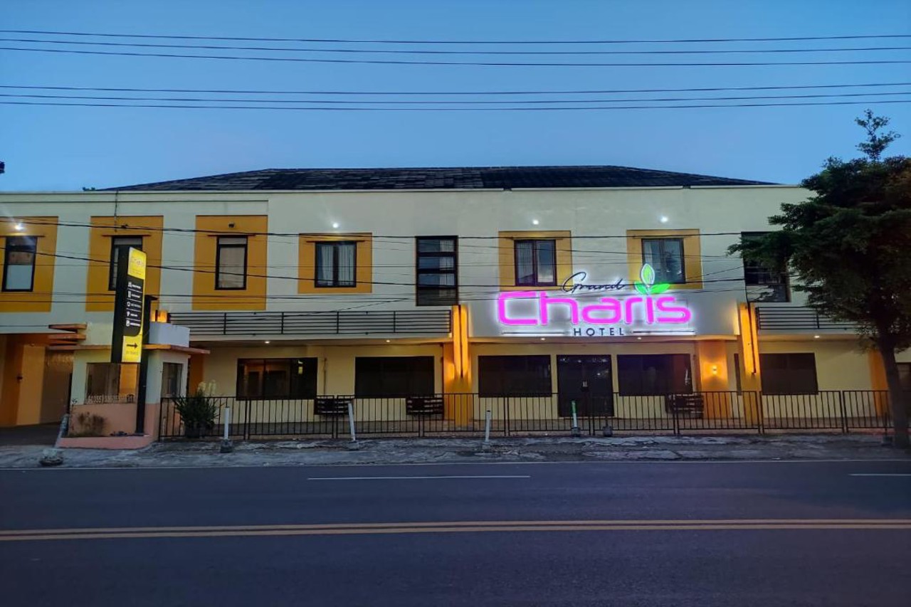 Grand Charis Hotel Tulungagung 3/20