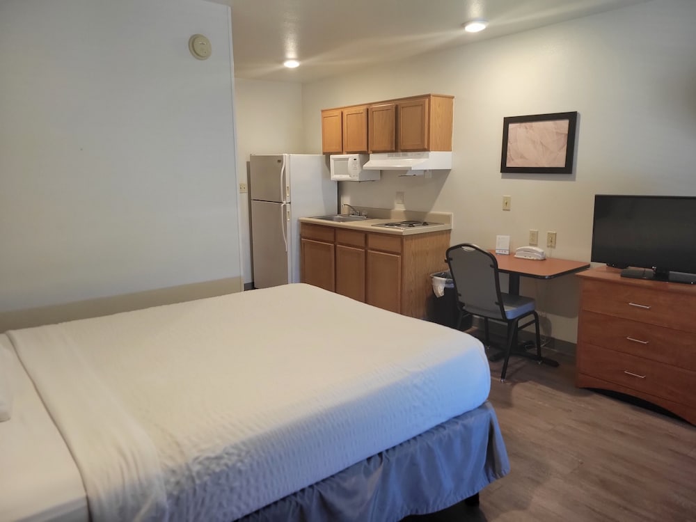 WoodSpring Suites Amarillo East I-40 12/34