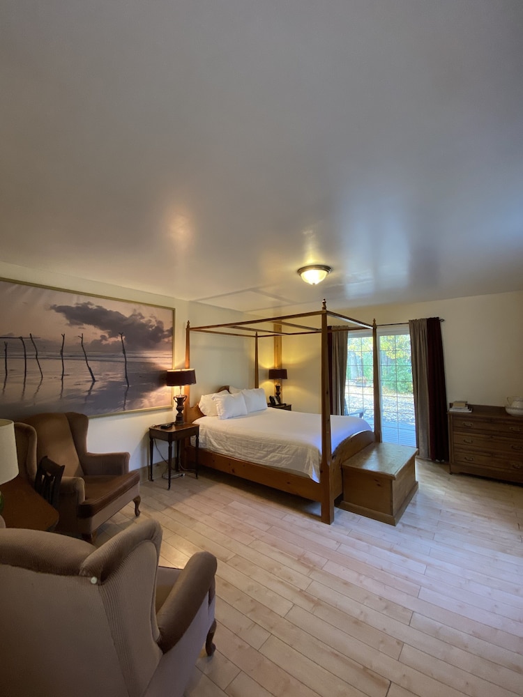 Timber House Resort 42/64