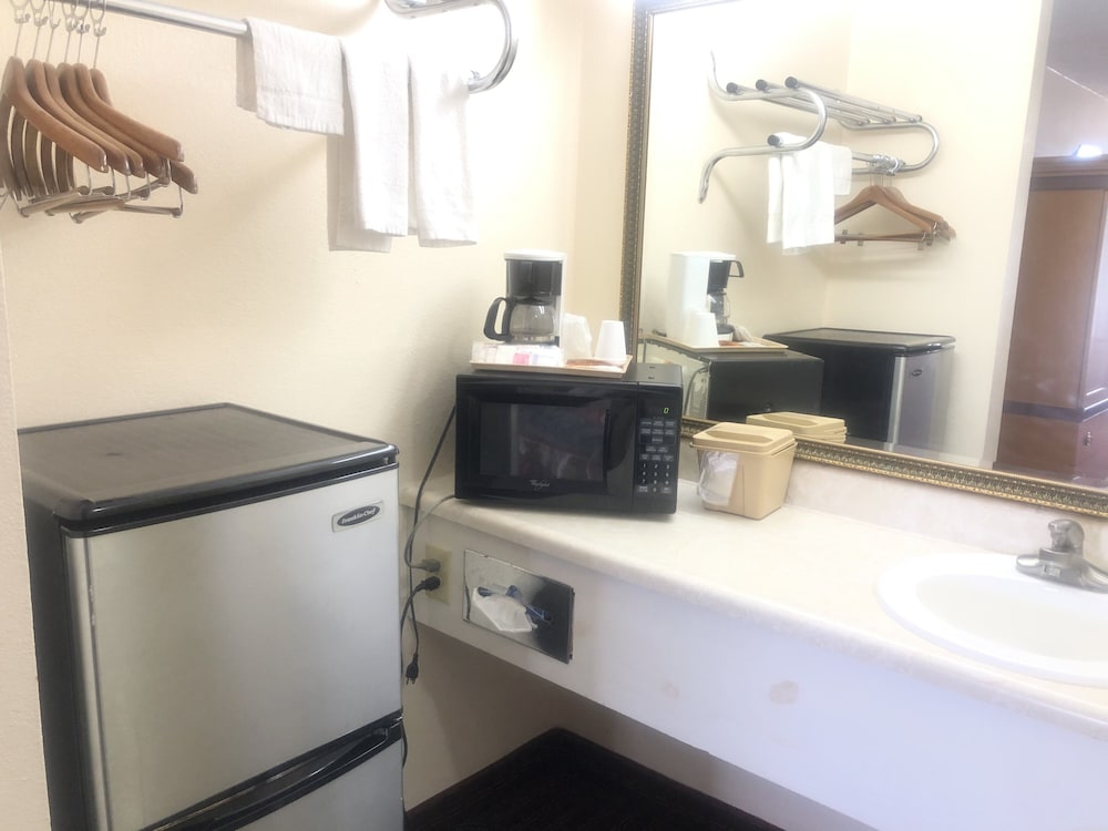 Travel Inn Hazen 12/63