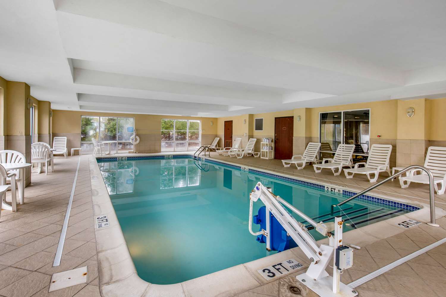 Comfort Suites Seaford 20/35