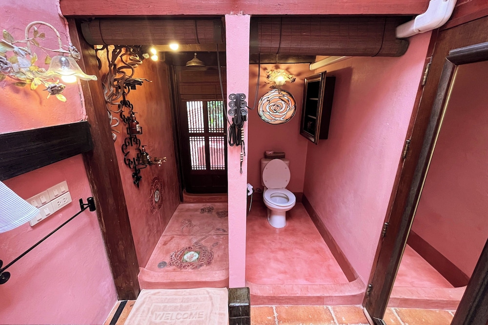 Old Capital Bike Inn(Ex Old Bangkok Inn) 40/80