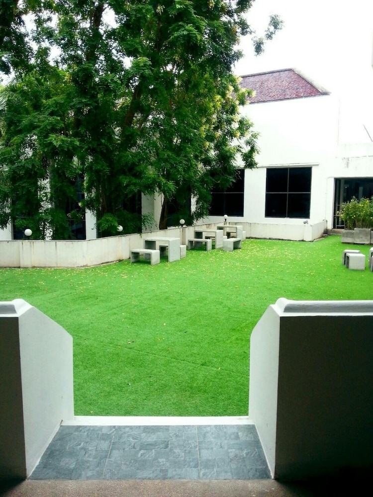 Royal Diamond Hotel 48/55