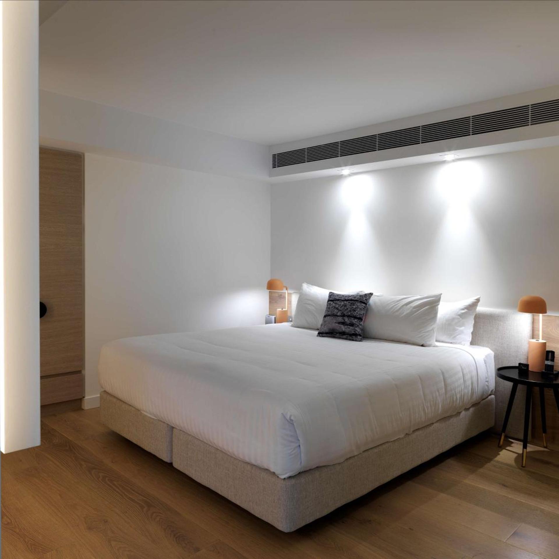 Atrium, Suite