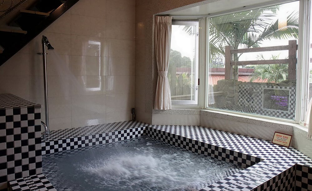 Regale Villa Hotel 36/73